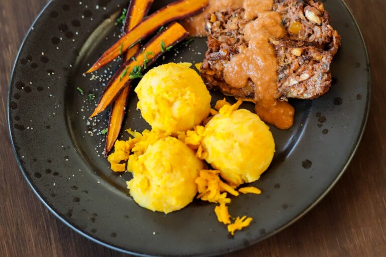 PHOTO 2020 11 15 16 09 34 768x512